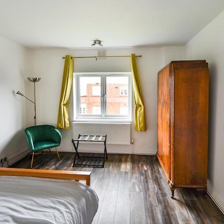 Great Spacious 2 Bedroom Flat Гендон Екстер'єр фото