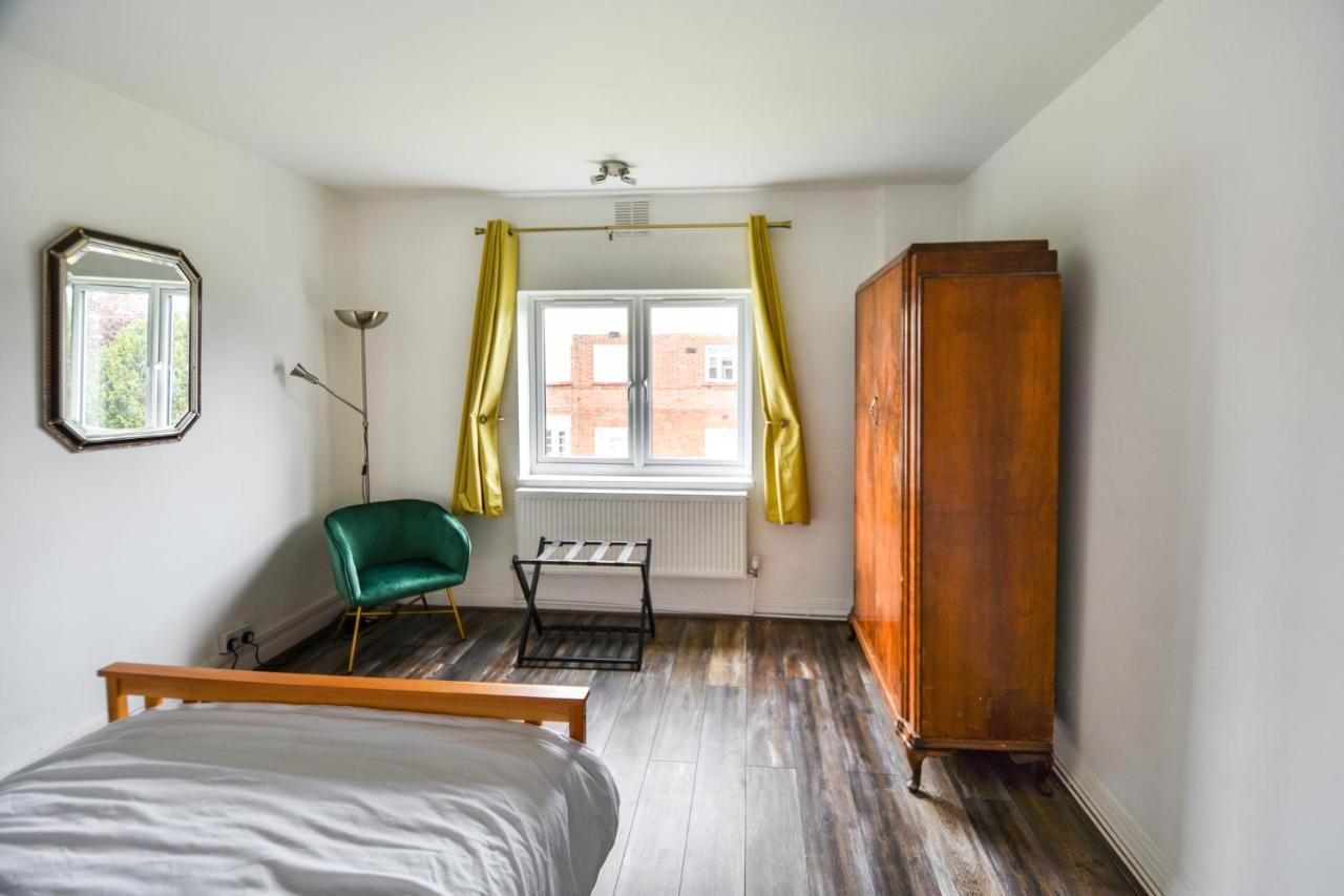 Great Spacious 2 Bedroom Flat Гендон Екстер'єр фото